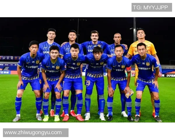 江苏苏宁与鲁能激战正酣海报展现精彩对决瞬间与球队精神风貌 江苏苏宁与鲁能激战正酣海报展现精彩对决瞬间与球队精神风貌